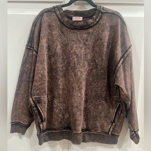 Zenana size L oversized crewneck, rust/black mineral wash color, raw hem,pockets